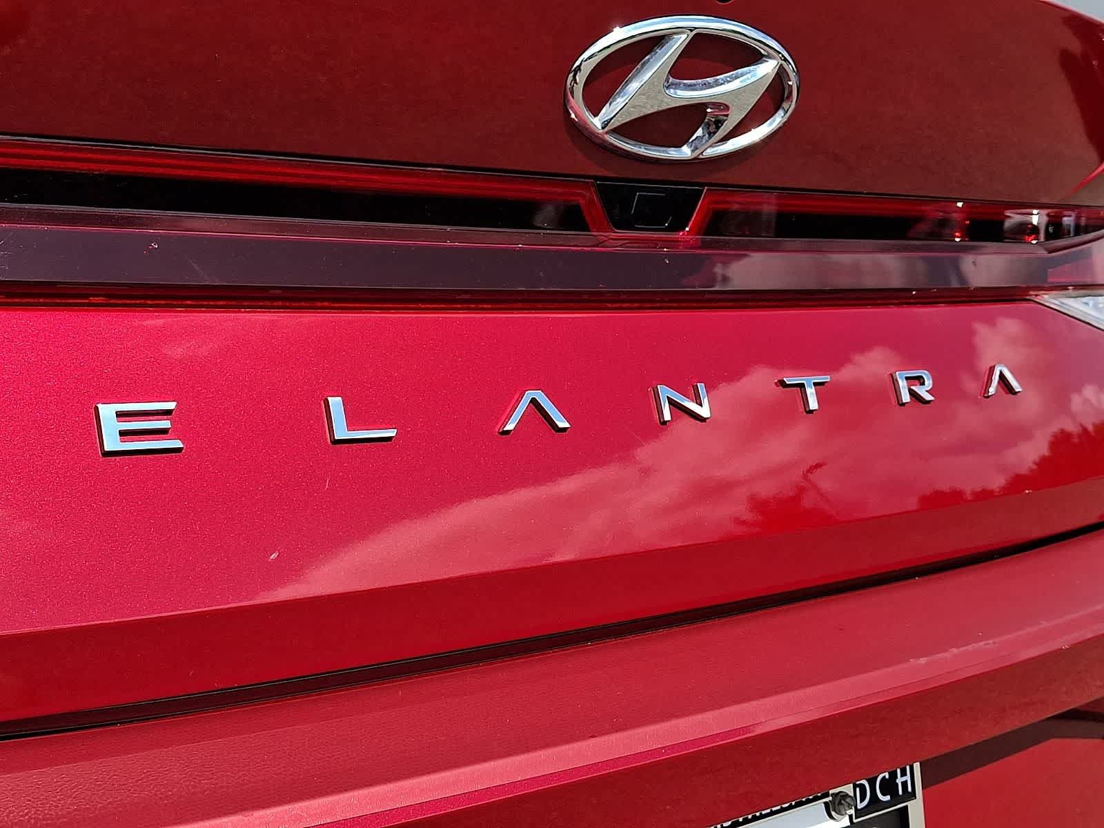 Used 2023 Hyundai Elantra SEL w/ Convenience Package FWD image 31