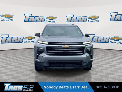 Used 2026 Chevrolet Traverse LT AWD/4WD image 3