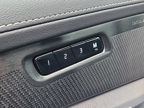 New 2026 Volvo XC90 B6 Ultra w/ Protection Package image 10