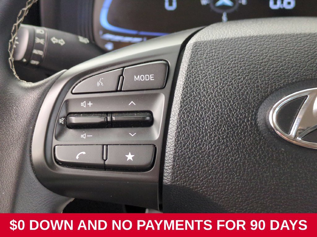Used 2025 Hyundai Venue Limited FWD image 21