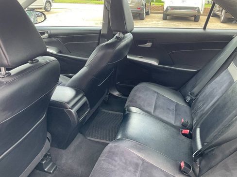 Used 2014 Toyota Camry SE w/ Leather Package FWD image 12
