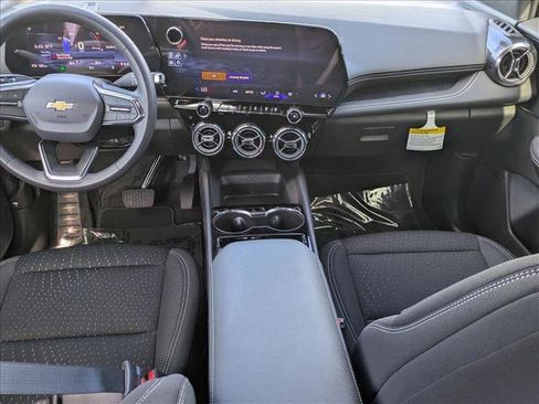 New 2025 Chevrolet Blazer EV LT image 13