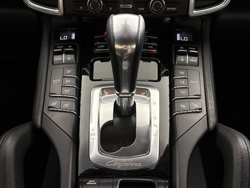 Used 2014 Porsche Cayenne Platinum Edition AWD/4WD image 19