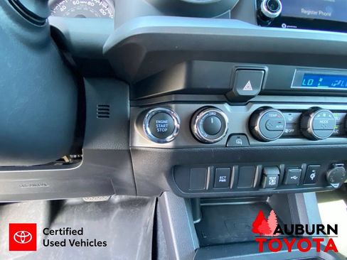 Certified 2022 Toyota Tacoma TRD Off-Road AWD/4WD image 44
