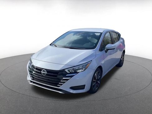 Used 2025 Nissan Versa SV image 7