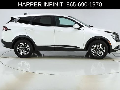 Used 2023 Kia Sportage LX AWD/4WD image 11