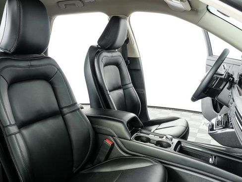 Used 2024 Lincoln Corsair Premiere w/ Equipment Group 101A image 21