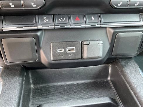 Used 2022 Chevrolet Silverado 1500 LT Trail Boss w/ Bed Protection Package image 33