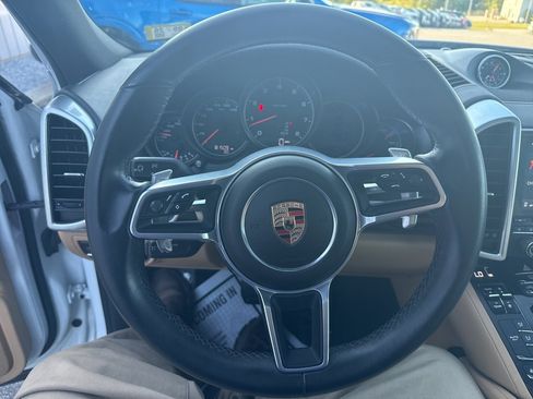 Used 2017 Porsche Cayenne image 11