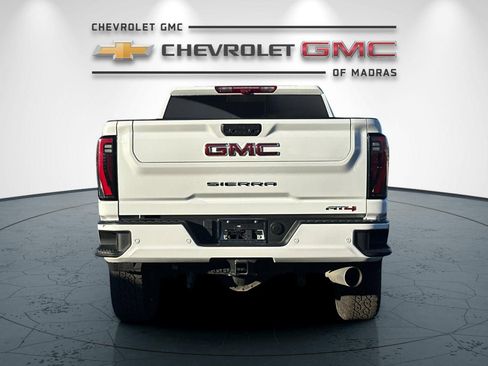 Used 2025 GMC Sierra 2500 AT4 w/ AT4 Premium Plus Package AWD/4WD image 4