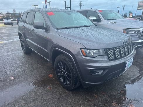 Used 2018 Jeep Grand Cherokee Altitude image 1