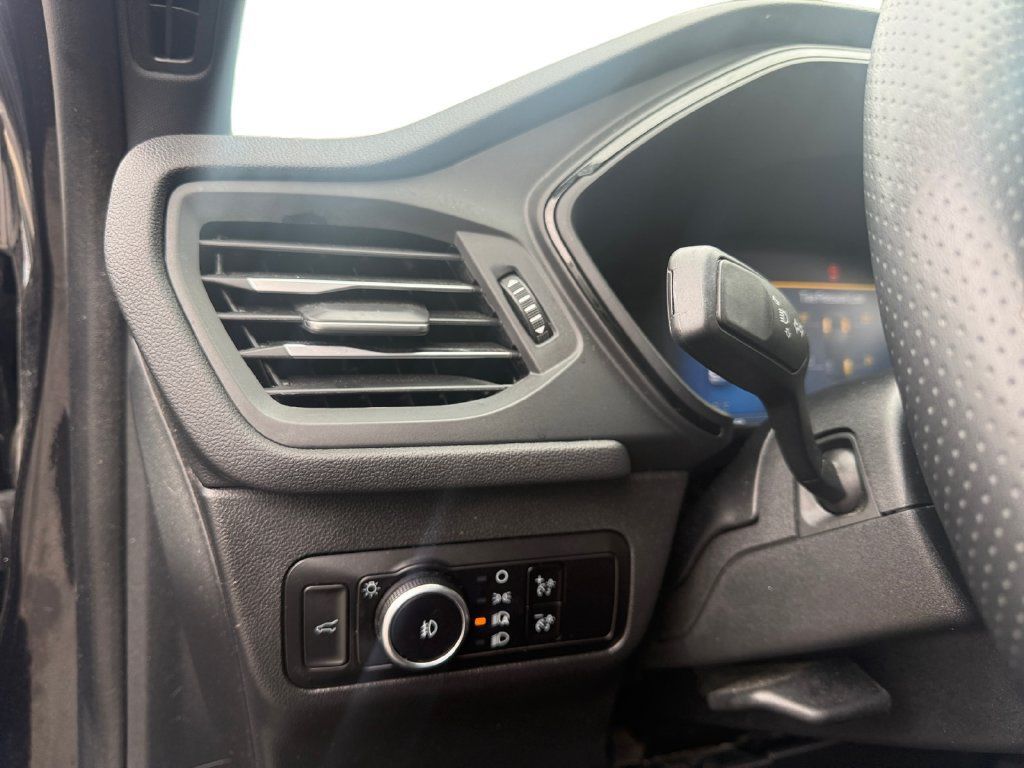Used 2025 Ford Escape ST-Line Select AWD/4WD image 13