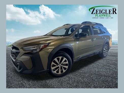Used 2024 Subaru Outback Premium AWD/4WD image 1