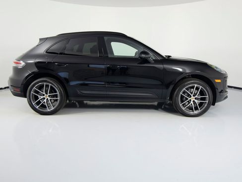 Certified 2025 Porsche Macan image 11