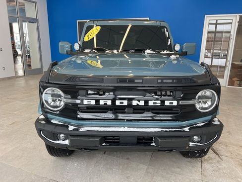 Used 2023 Ford Bronco Outer Banks image 2
