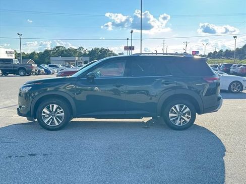 Used 2025 Nissan Pathfinder SL FWD image 6