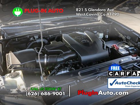 Used 2016 Toyota Tacoma TRD Sport image 12