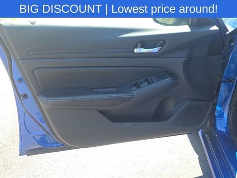 Used 2025 Nissan Altima 2.5 SV FWD image 21