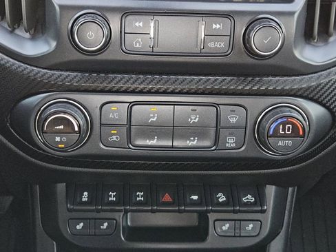 Used 2019 Chevrolet Colorado ZR2 w/ ZR2 Dusk Special Edition AWD/4WD image 14