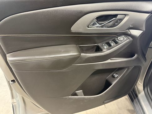 Used 2018 Chevrolet Traverse LT AWD/4WD image 19