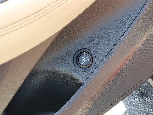 Used 2017 Buick Envision Essence FWD image 17