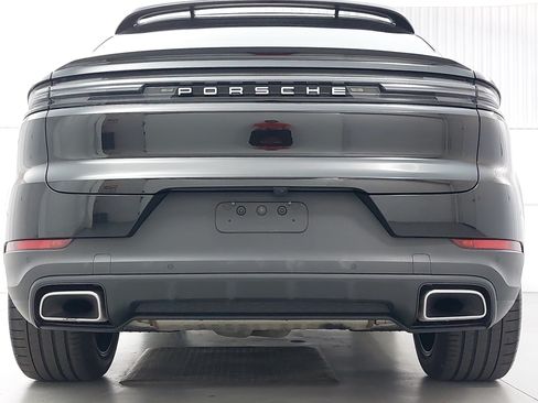 Certified 2024 Porsche Cayenne Coupe AWD/4WD image 6