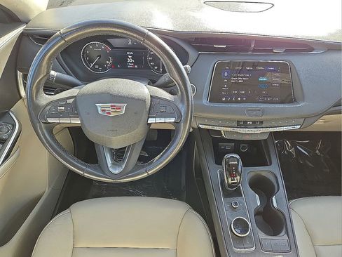 Used 2023 Cadillac XT4 Premium Luxury image 20