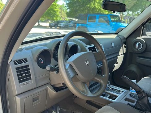 Used 2008 Dodge Nitro SXT AWD/4WD image 12