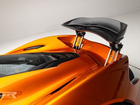 Used 2014 McLaren P1 image 30