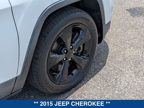 Used 2015 Jeep Cherokee Latitude w/ Comfort/Convenience Group FWD image 13
