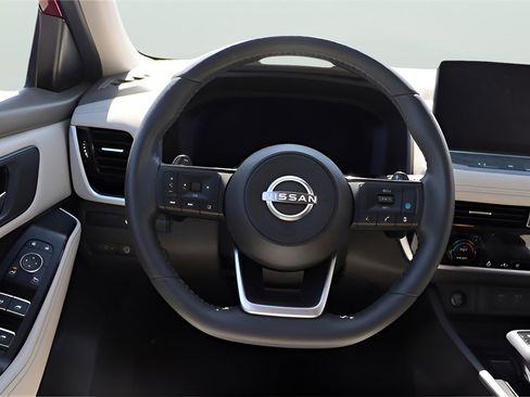 Used 2024 Nissan Rogue SL image 10