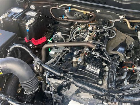 Used 2025 Toyota Tacoma SR5 AWD/4WD image 35