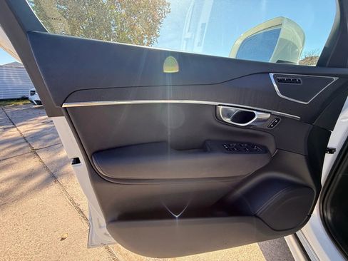 Used 2020 Volvo XC90 T6 Momentum image 17