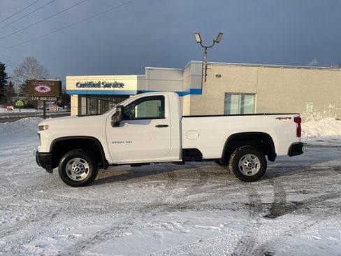 Used 2025 Chevrolet Silverado 2500 W/T w/ WT Convenience Package image 4