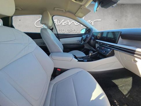 Used 2025 Hyundai Tucson SE image 24