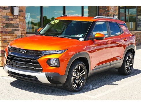 Used 2022 Chevrolet TrailBlazer LT w/ LPO, Blackout Package AWD/4WD image 5