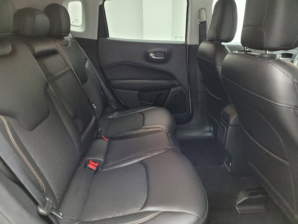 Used 2018 Jeep Compass Latitude w/ Popular Equipment Group AWD/4WD image 19