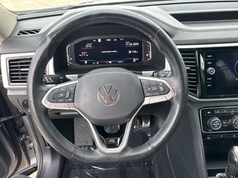 Used 2022 Volkswagen Atlas SEL Premium image 15