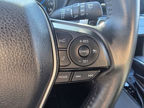 Certified 2023 Toyota Venza XLE image 23