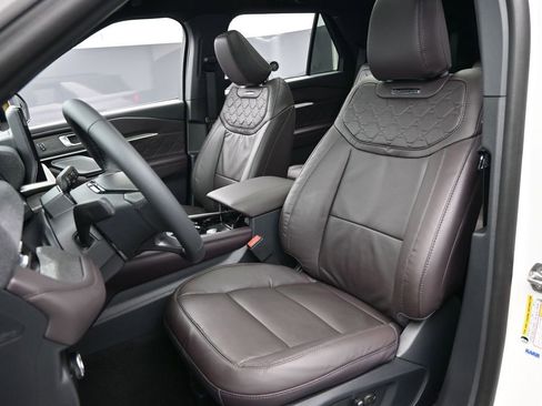 New 2026 Ford Explorer Platinum w/ LUX Leather Package AWD/4WD image 14