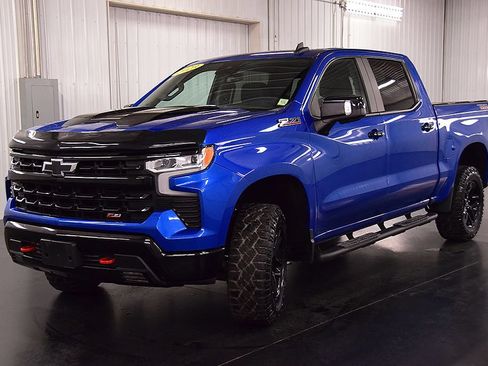 Used 2023 Chevrolet Silverado 1500 LT Trail Boss w/ LT Trail Boss Premium Package AWD/4WD image 3