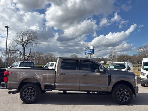 Used 2023 Ford F250 Lariat w/ Sport Appearance Package image 4