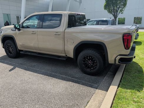 Used 2023 GMC Sierra 1500 AT4X AWD/4WD image 4