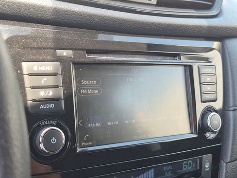 Used 2019 Nissan Rogue SV AWD/4WD image 23