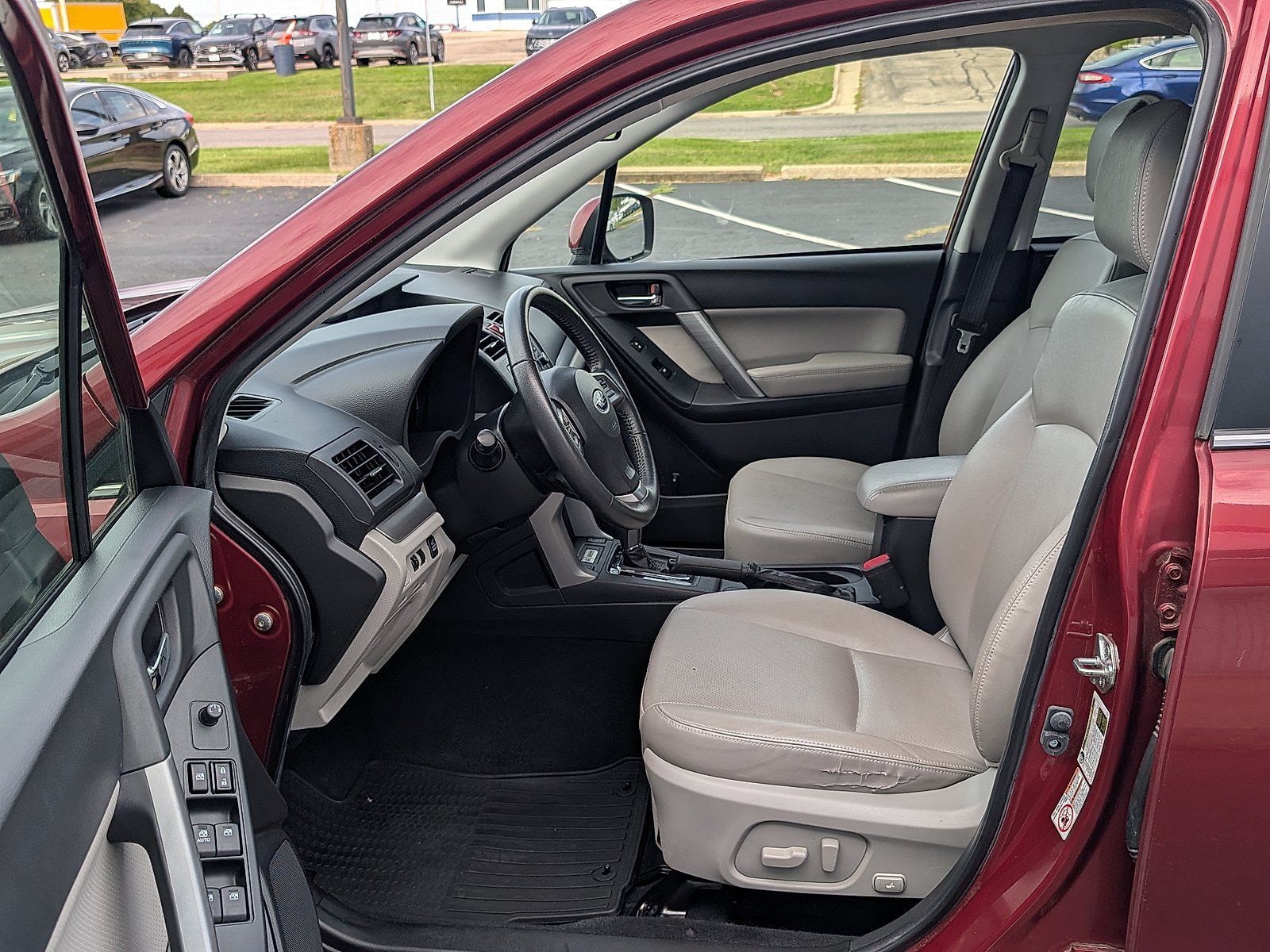 Used 2015 Subaru Forester 2.5i Touring AWD/4WD image 9