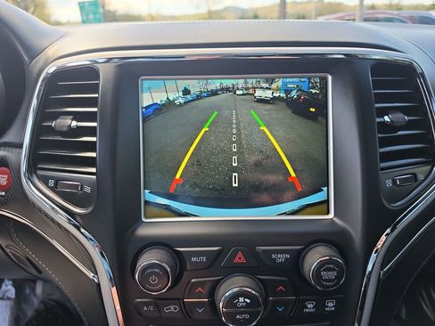 Used 2018 Jeep Grand Cherokee SRT image 16