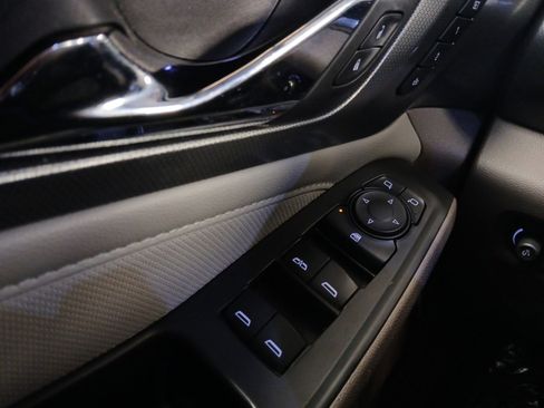 Used 2021 Chevrolet Traverse Premier image 21