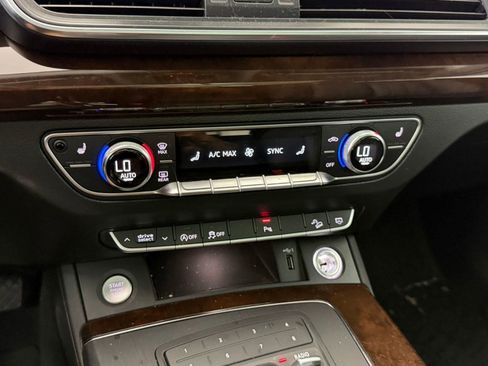 Used 2020 Audi Q5 2.0T Premium AWD/4WD image 22