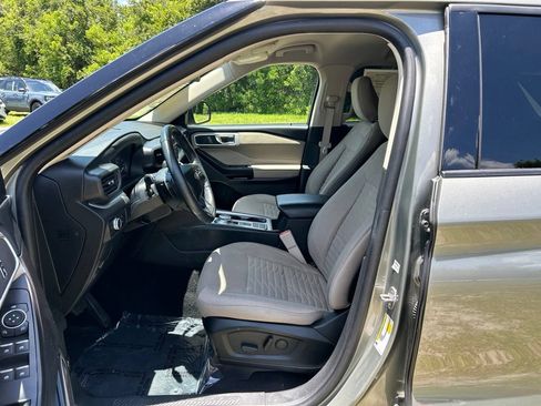 Used 2020 Ford Explorer XLT w/ Comfort Package RWD image 15