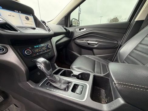 Used 2019 Ford Escape SEL image 11